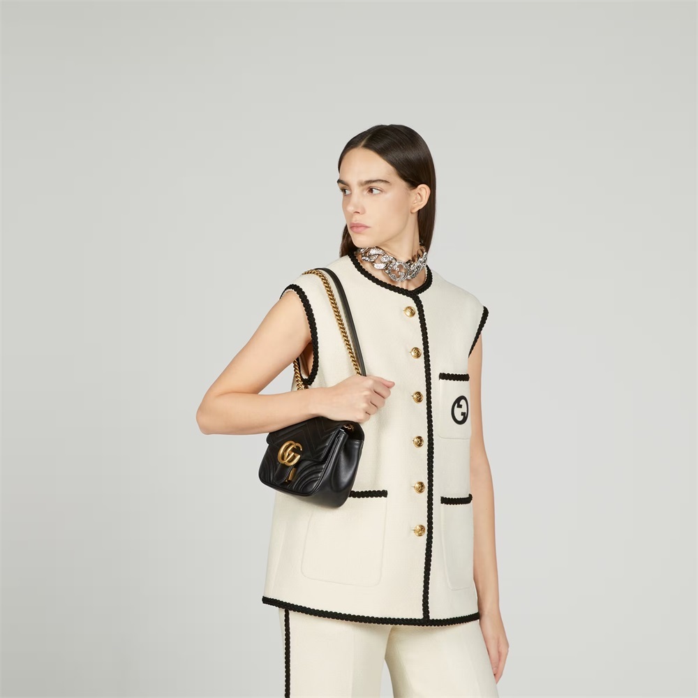 グッチ「Gucci」 GG Marmont シリーズ キルティング ミニ ショルダーバッグ