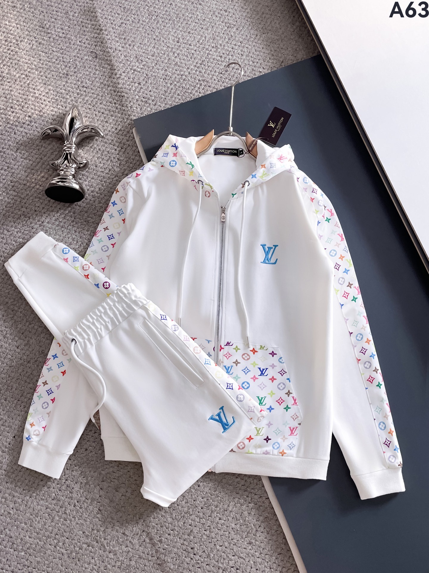 ルイ・ヴィトン「Louis Vuitton」2025秋冬 メンズ スポーツウェア セットアップ