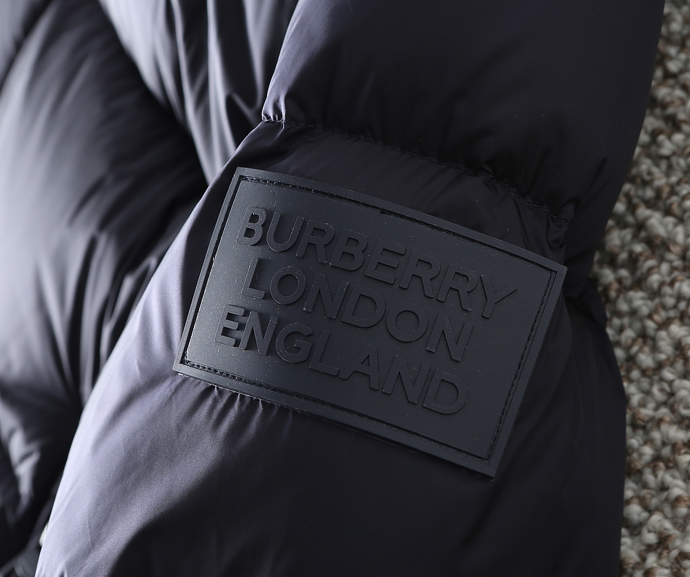 バーバリー「Burberry」秋冬 クイルティッドダウンジャケット