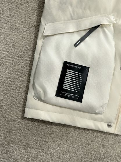 バレンシアガ「Balenciaga」‌秋冬フード付きダウンジャケット