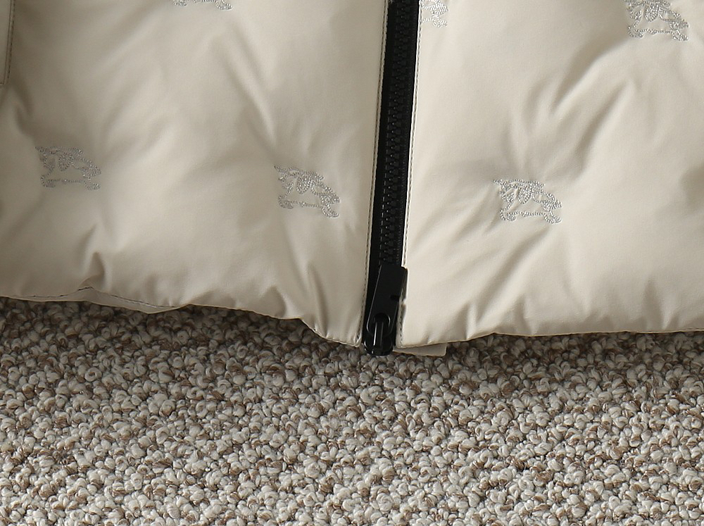 バーバリー「Burberry」秋冬 クイルティッドダウンジャケット