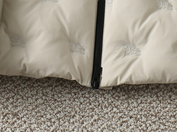 バーバリー「Burberry」秋冬 クイルティッドダウンジャケット