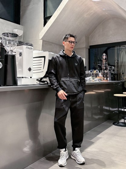 プラダ「Prada」秋冬 メンズ  カジュアルスポーツセット