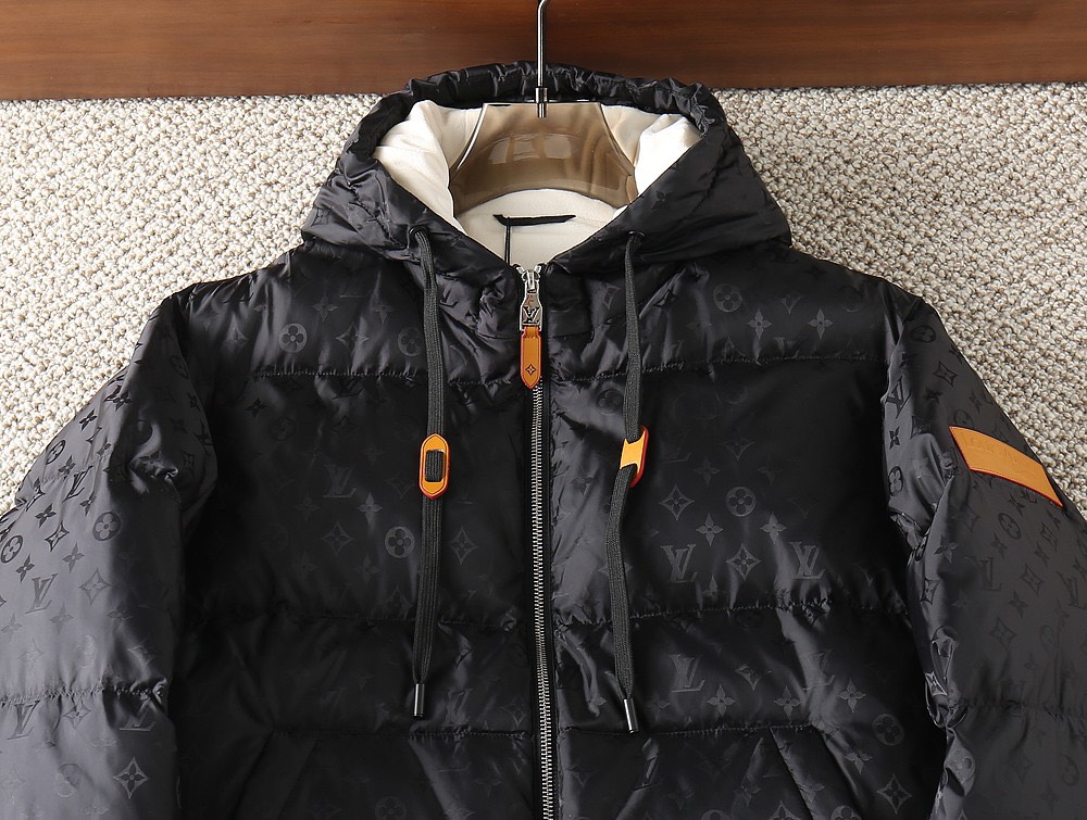 ルイ・ヴィトン「Louis Vuitton」秋冬コレクション ダウンジャケット