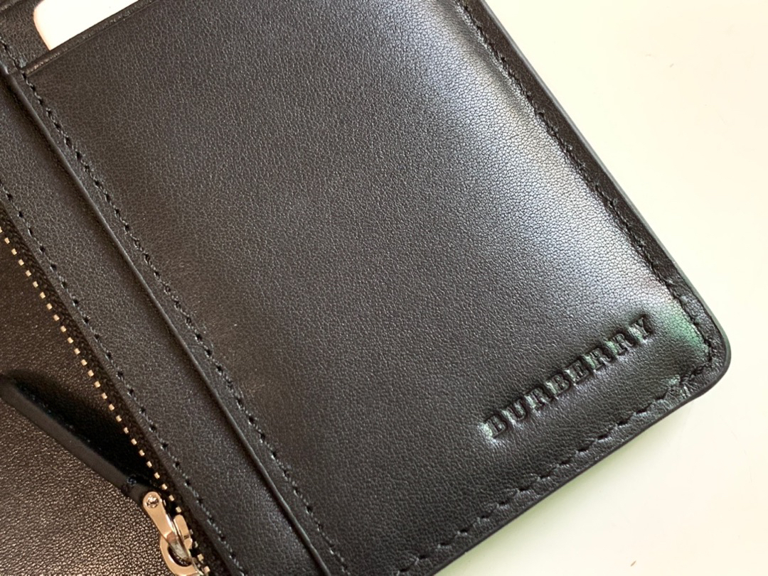 バーバリー「Burberry」London チェック 二つ折り財布