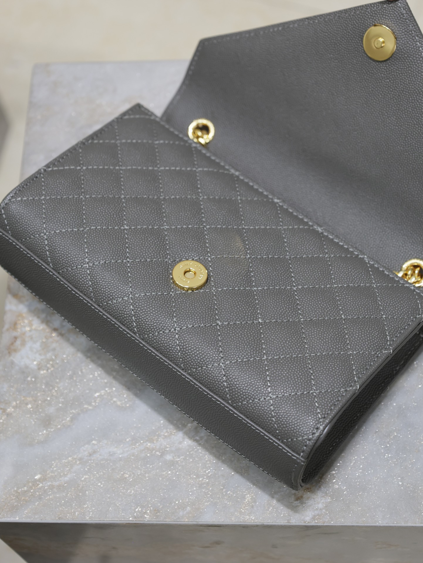2026サンローラン「SAINT LAURENT ENVELOPPE スモール チェーンショルダーバッグ