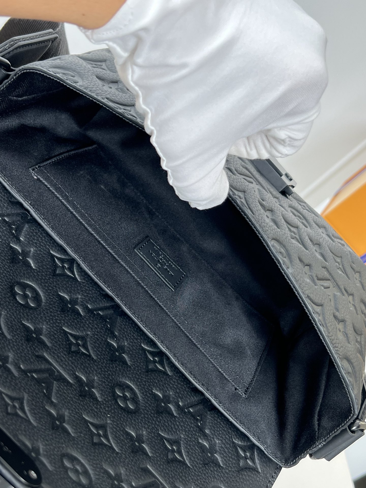 ルイ・ヴィトン「Louis Vuitton」スタイリッシュ メッセンジャーバッグ