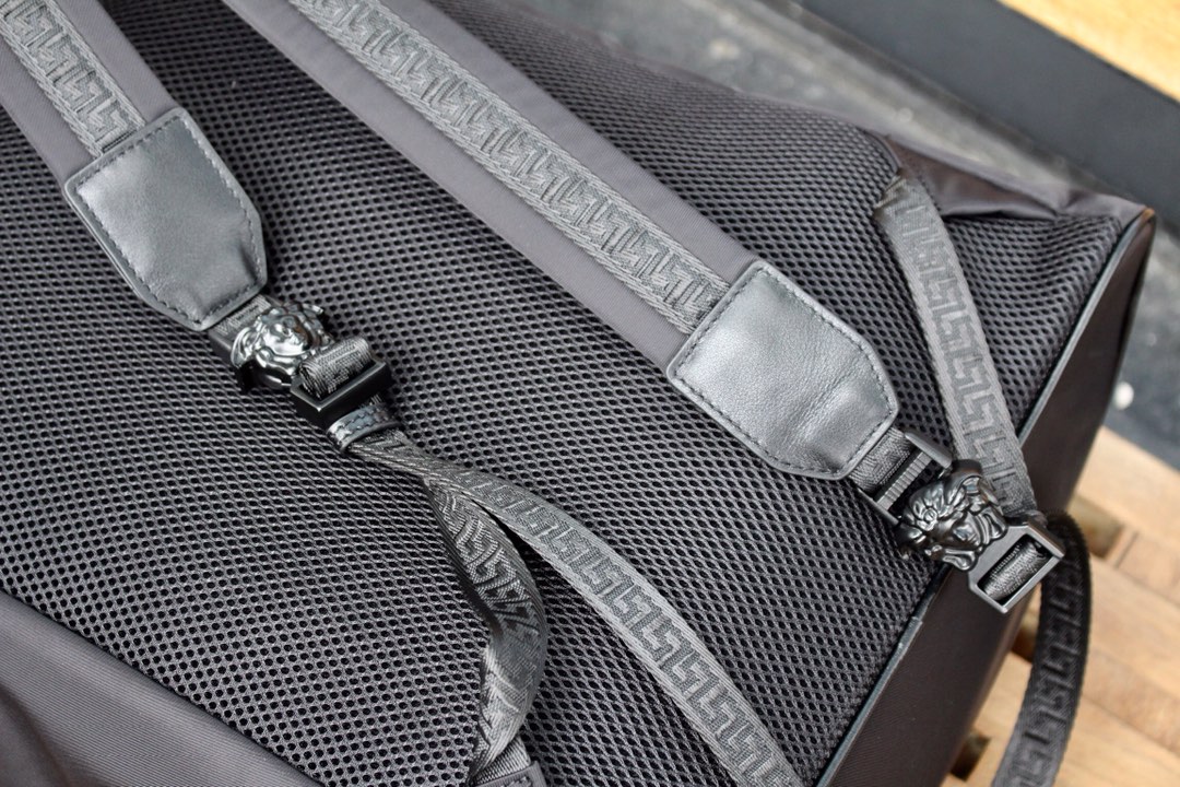 ヴェルサーチ「Versace」メデューサ バックパック