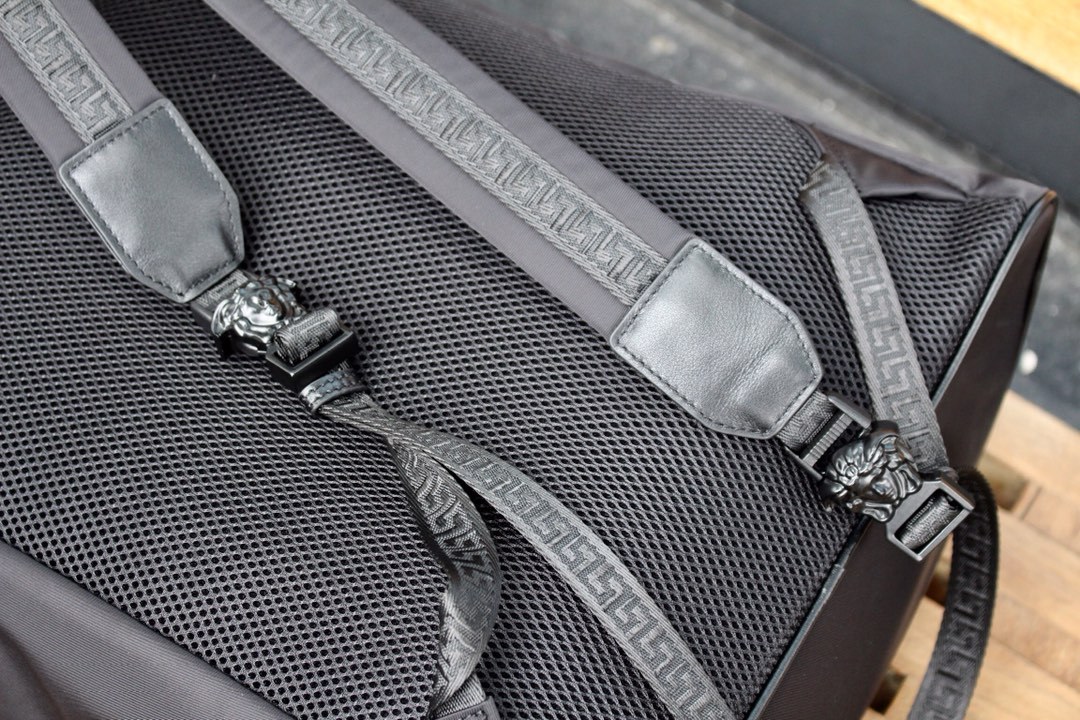 ヴェルサーチ「Versace」メデューサ バックパック