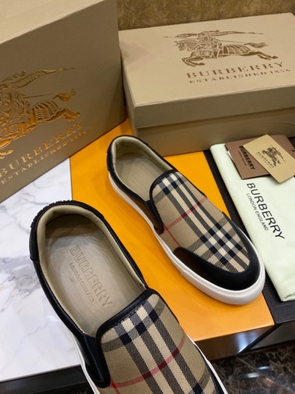 バーバリー「Burberry」バーバリー テラス スニーカー / レザースニーカー