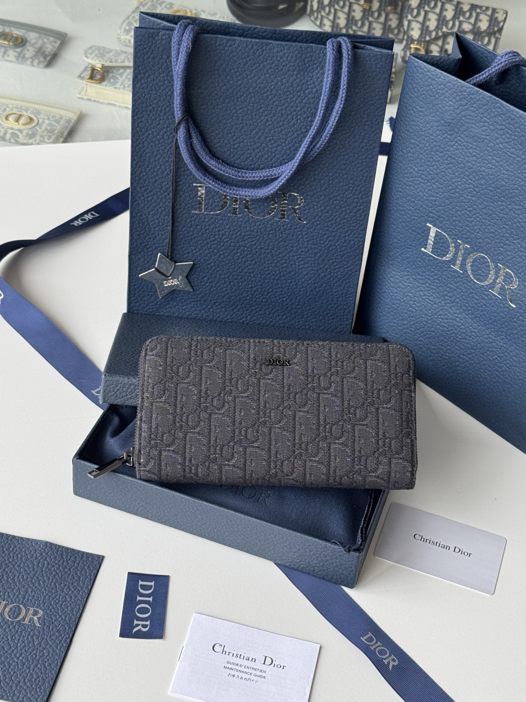 ディオール「Dior」ジップアラウンド ロングウォレット