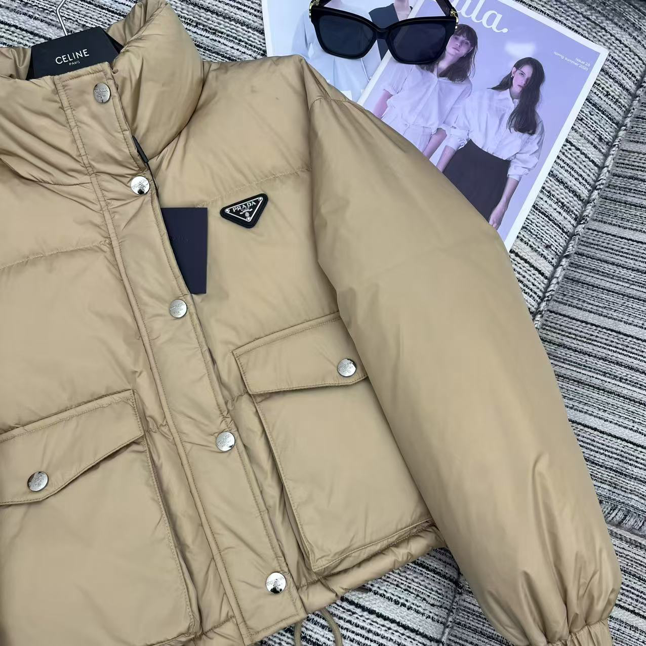 プラダ「Prada」冬の新作 スタンドカラー付きコットンジャケット