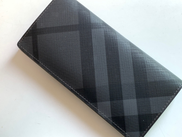 バーバリー「Burberry」London チェック 二つ折り財布