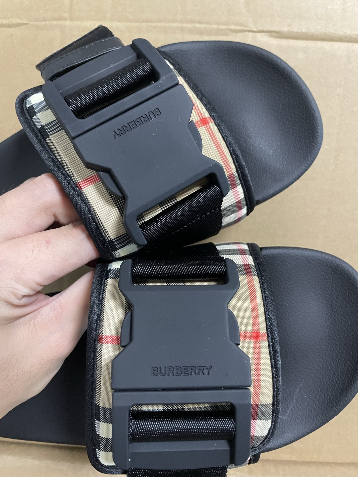 バーバリー「Burberry」バーバリー ヴィンテージ チェック スライドサンダル / ビーチサンダル