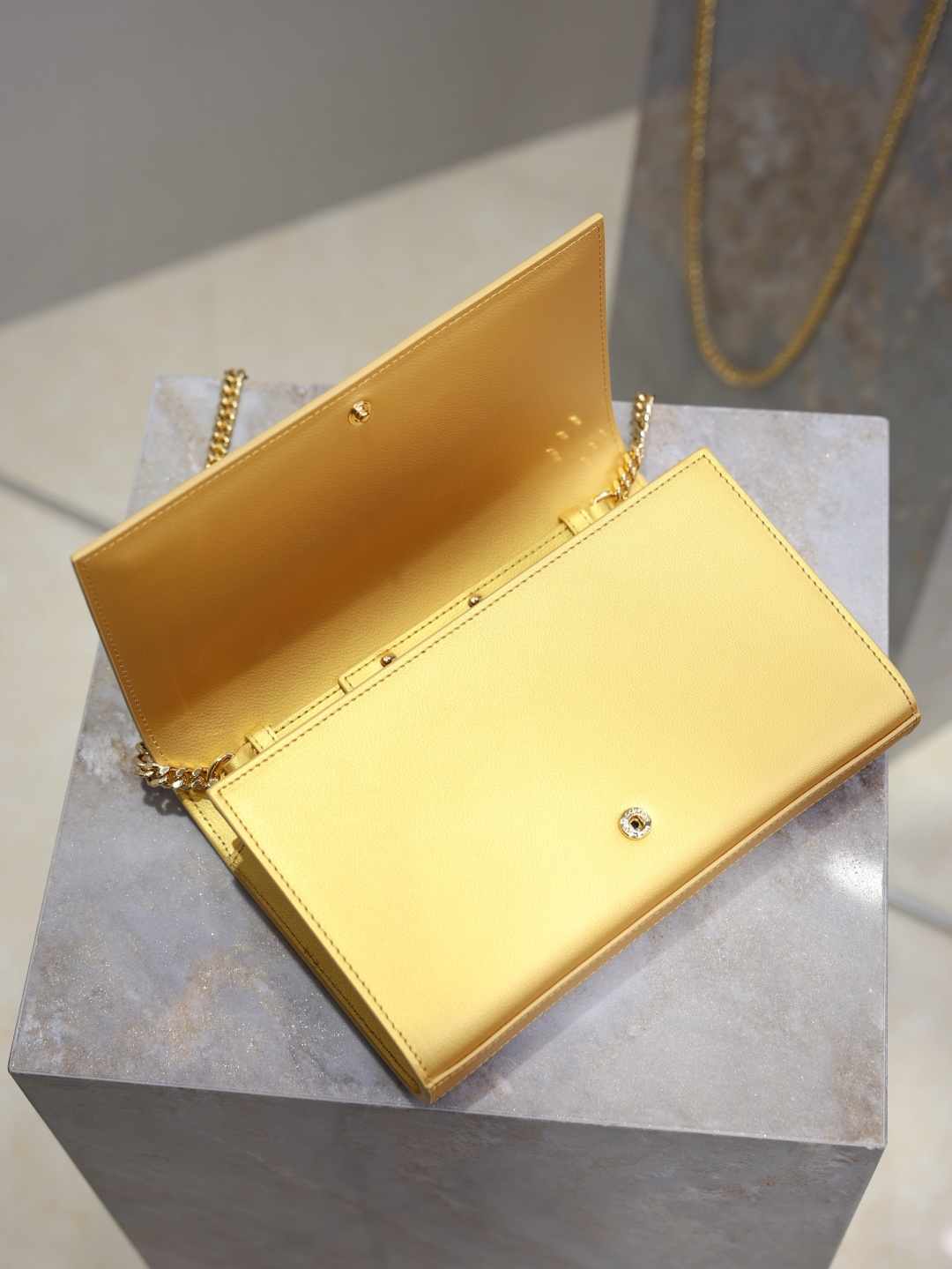 2026サンローラン「Saint Laurent CASSANDRE チェーンウォレット グラン