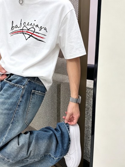 バレンシアガ「Balenciaga」ロゴプリントTシャツ / ショートスリーブ クルーネック