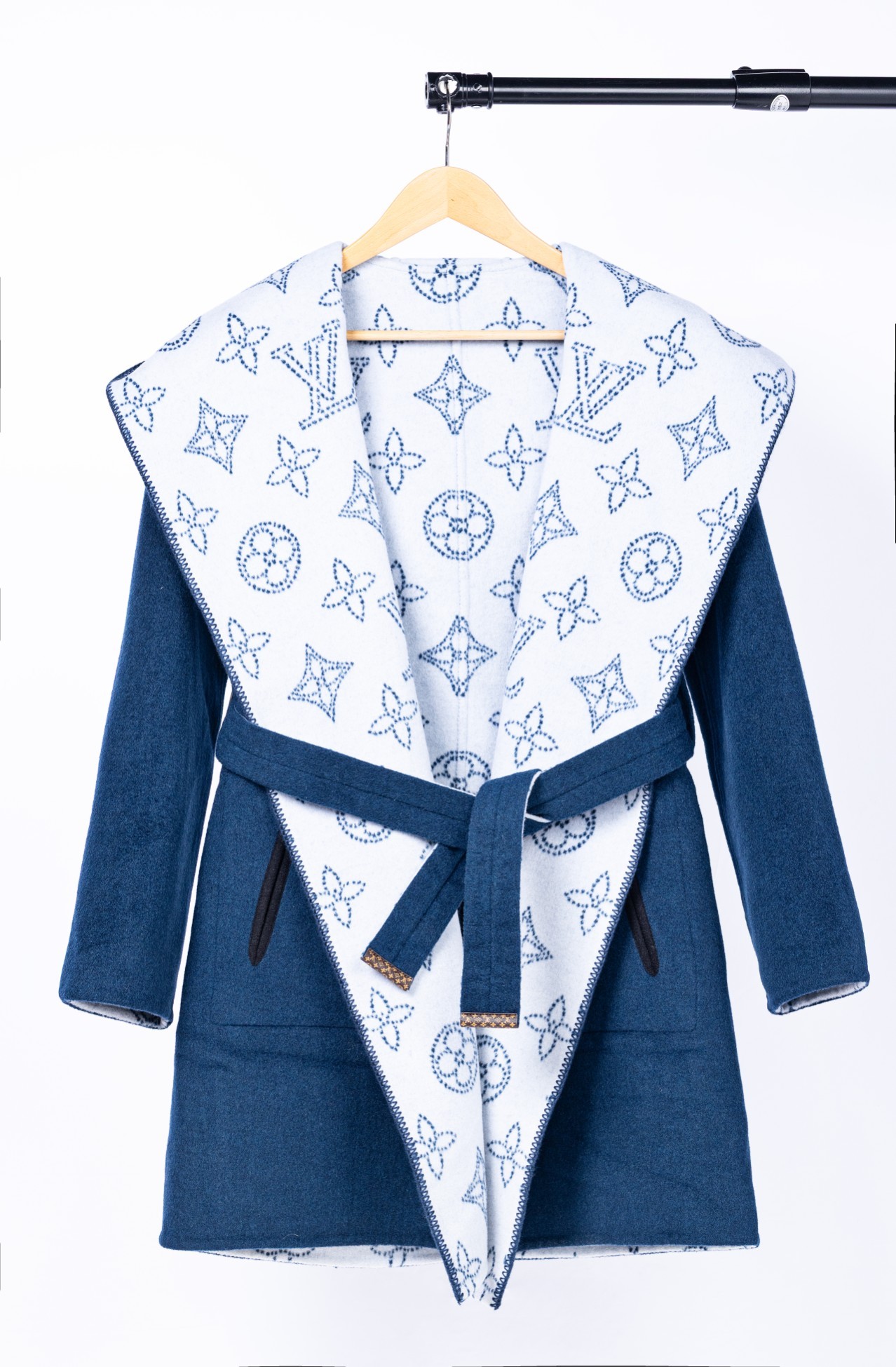 ルイ・ヴィトン「Louis Vuitton」秋冬 レディース ワップルフードロングコート