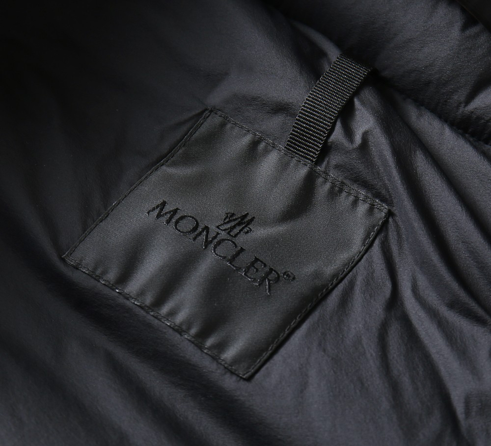 モンクレール「Moncler」秋冬 ダウンベストアウター