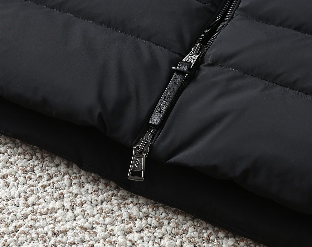 モンクレール「Moncler」秋冬 フード付きダウンジャケット