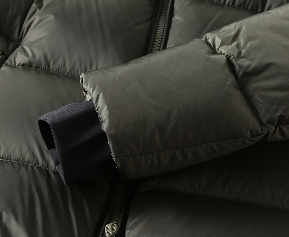 バーバリー「Burberry」秋冬 クイルティッドダウンジャケット