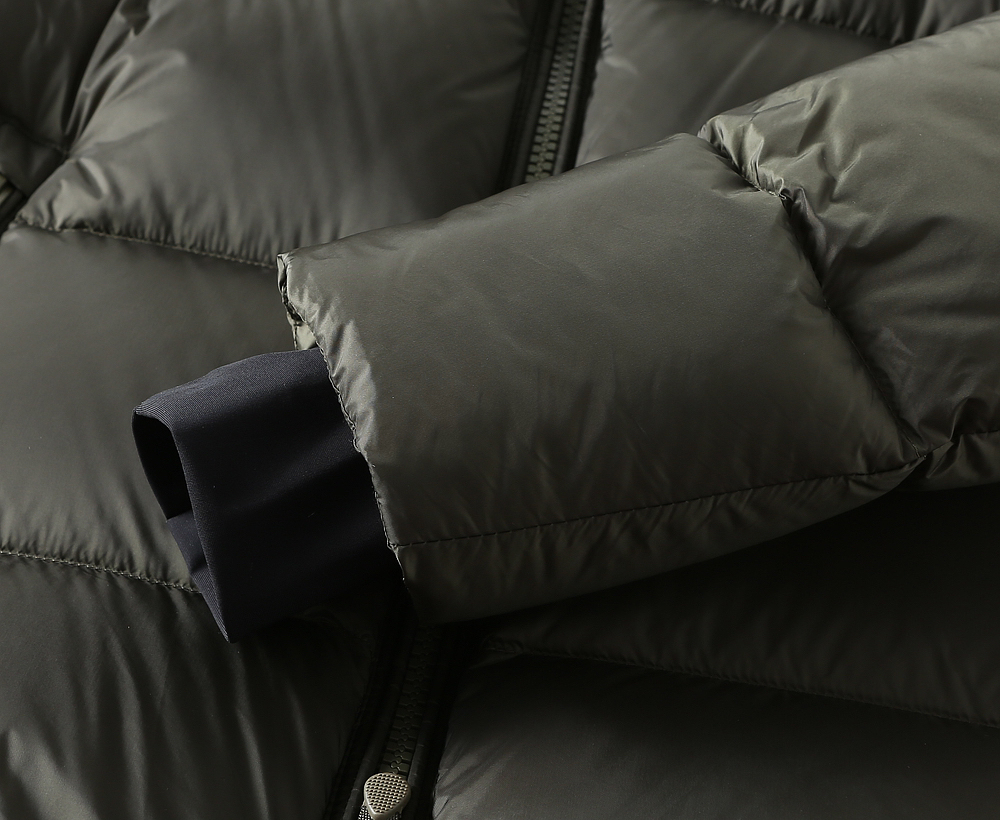 バーバリー「Burberry」秋冬 クイルティッドダウンジャケット