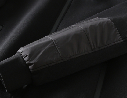 プラダ「Prada」秋冬 フード付きアウター