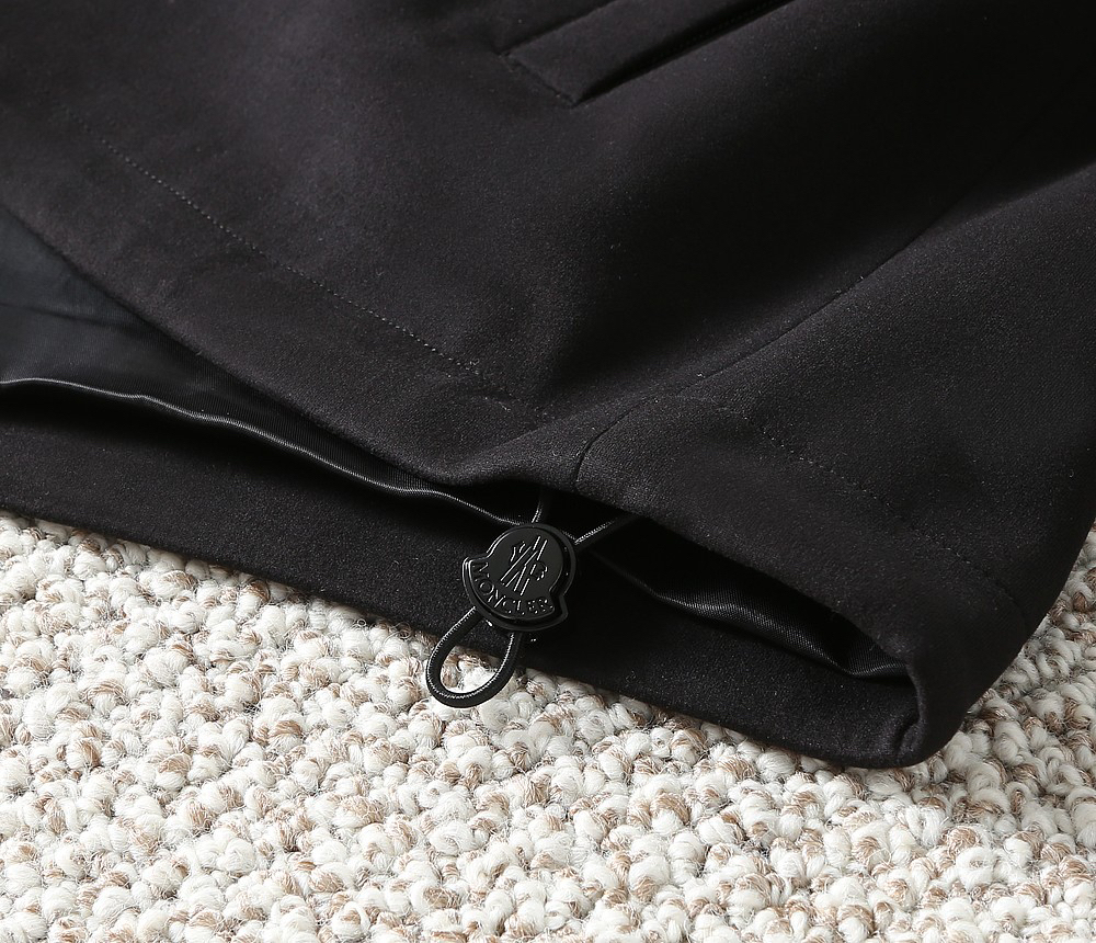 モンクレール「Moncler」秋のフード付きジャケット