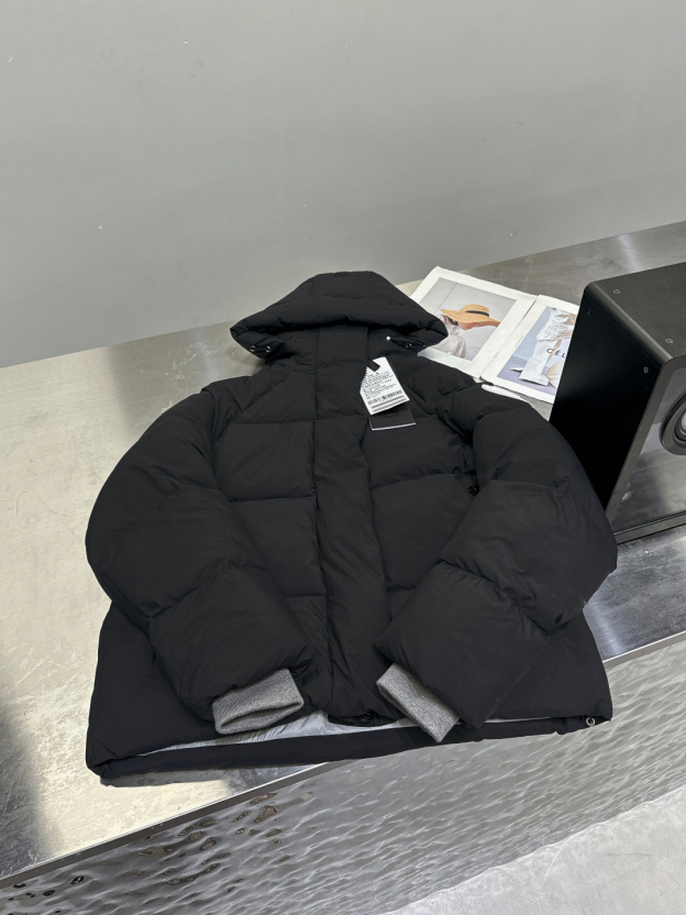 カナダグース「Canada Goose」秋冬フード付きダウンジャケット