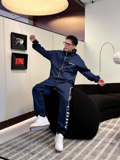 バーバリー「Burberry」秋冬 メンズ  カジュアルスポーツセット