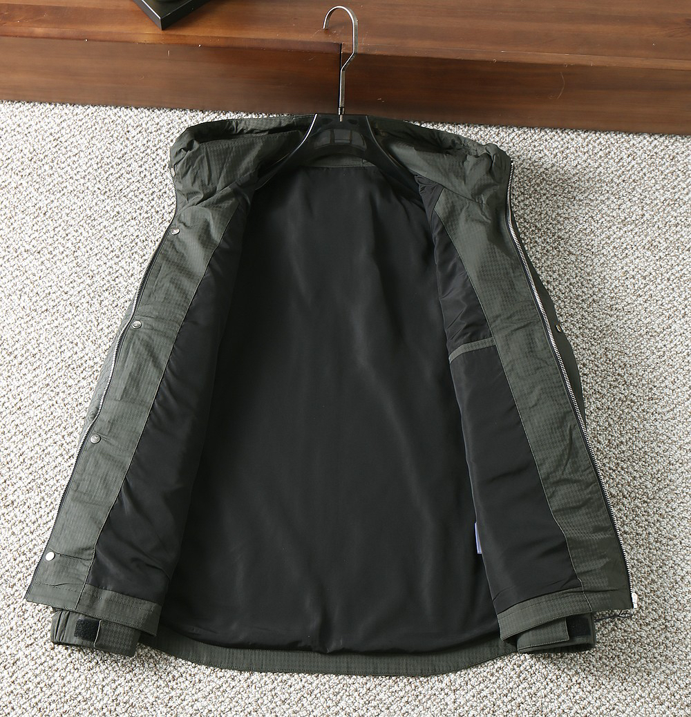 ルイ・ヴィトン「Louis Vuitton」秋冬コレクション クイルテッド ジャケット