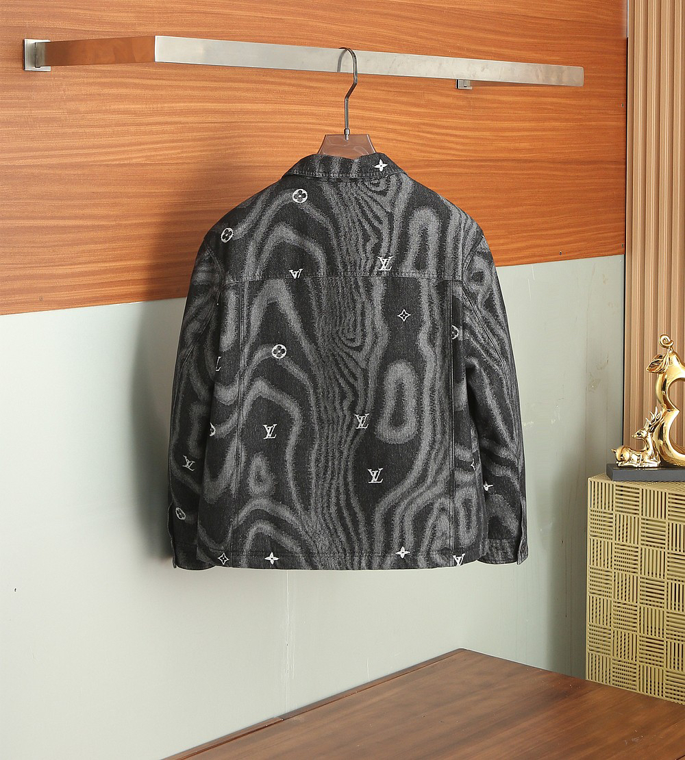 ルイ・ヴィトン「Louis Vuitton」秋冬コレクション ダウンジャケット