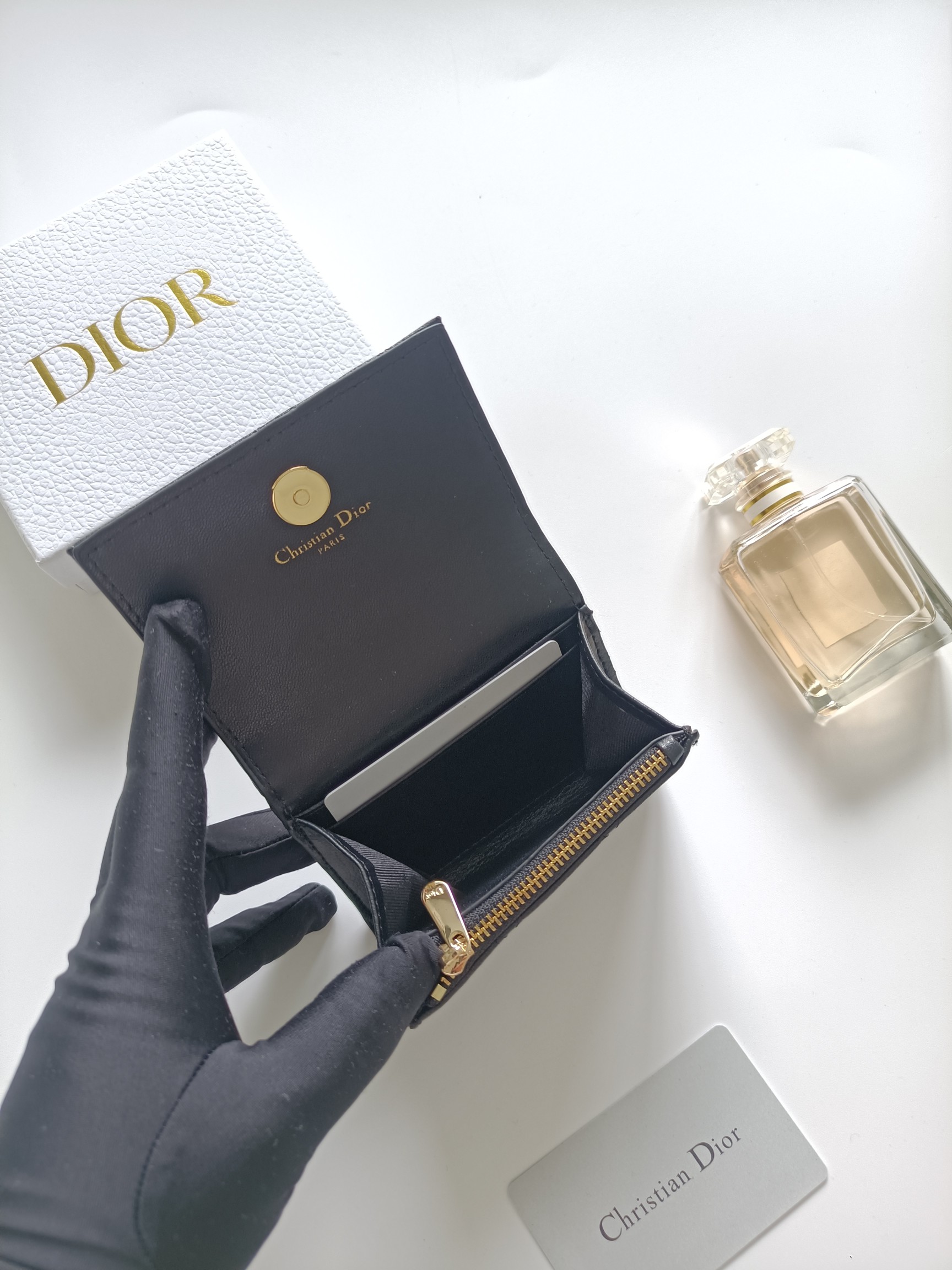 ディオール「Dior」ディオール 30 モンテーニュ グリシン ウォレット / コンパクトウォレット