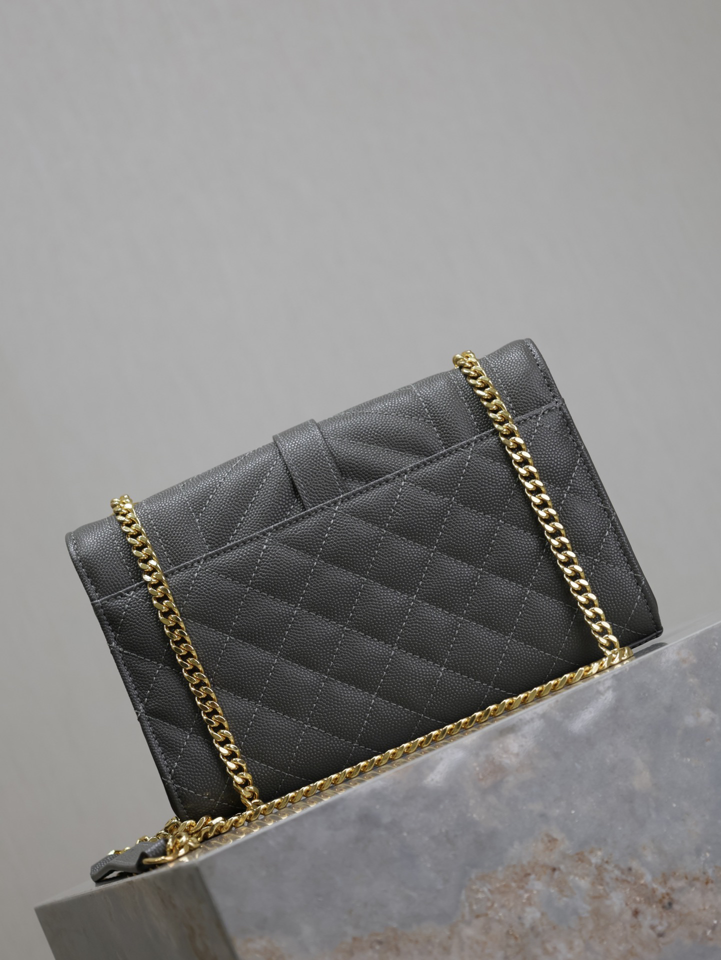 2026サンローラン「SAINT LAURENT ENVELOPPE スモール チェーンショルダーバッグ
