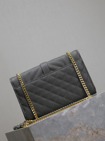 2026サンローラン「SAINT LAURENT ENVELOPPE スモール チェーンショルダーバッグ