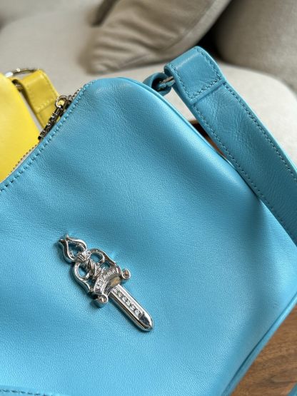 クロムハーツ「Chrome Hearts」十字架のショルダーバッグ