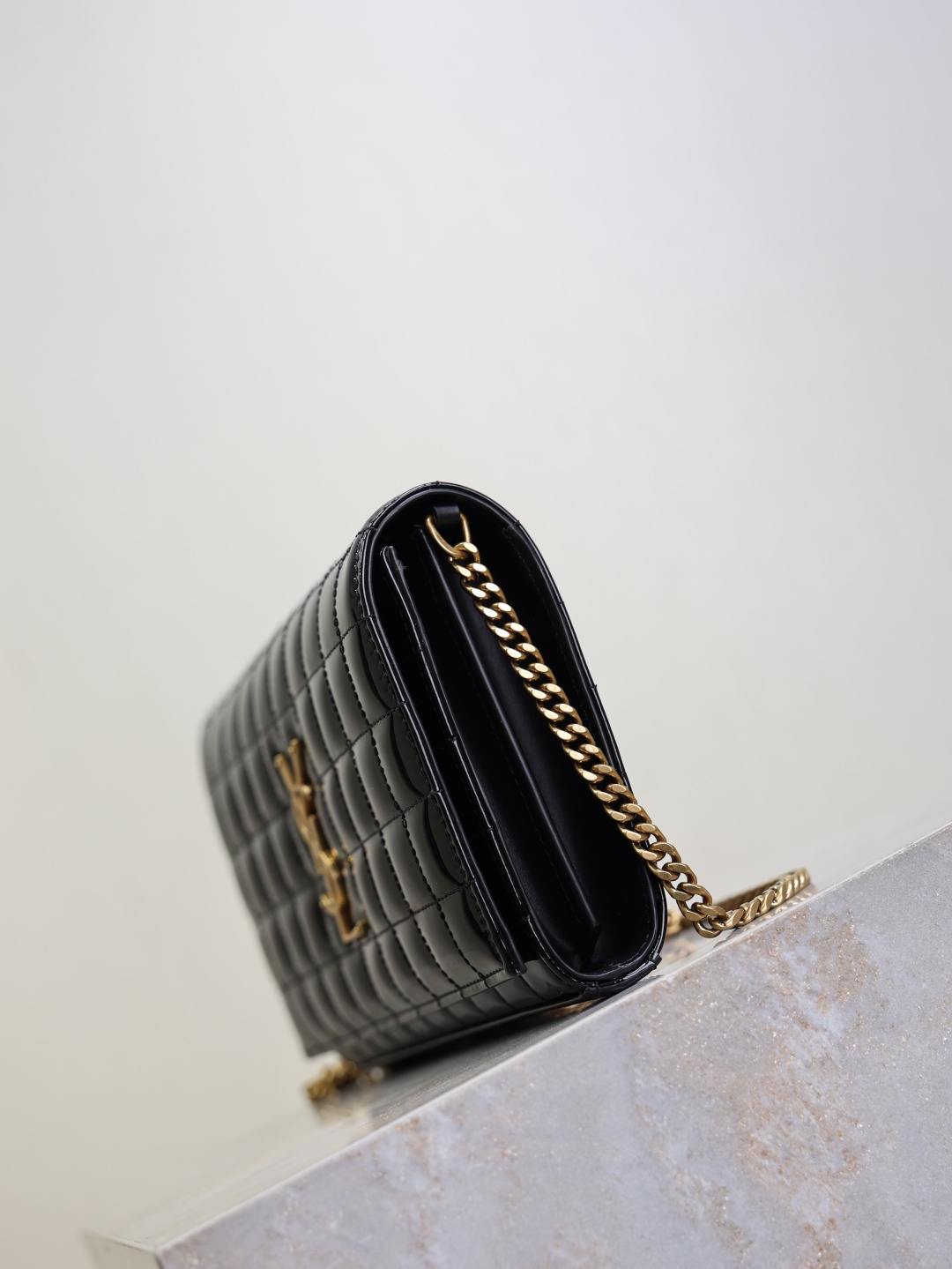 2026サンローラン「Saint Laurent CASSANDRE レザーチェーンウォレット グランド