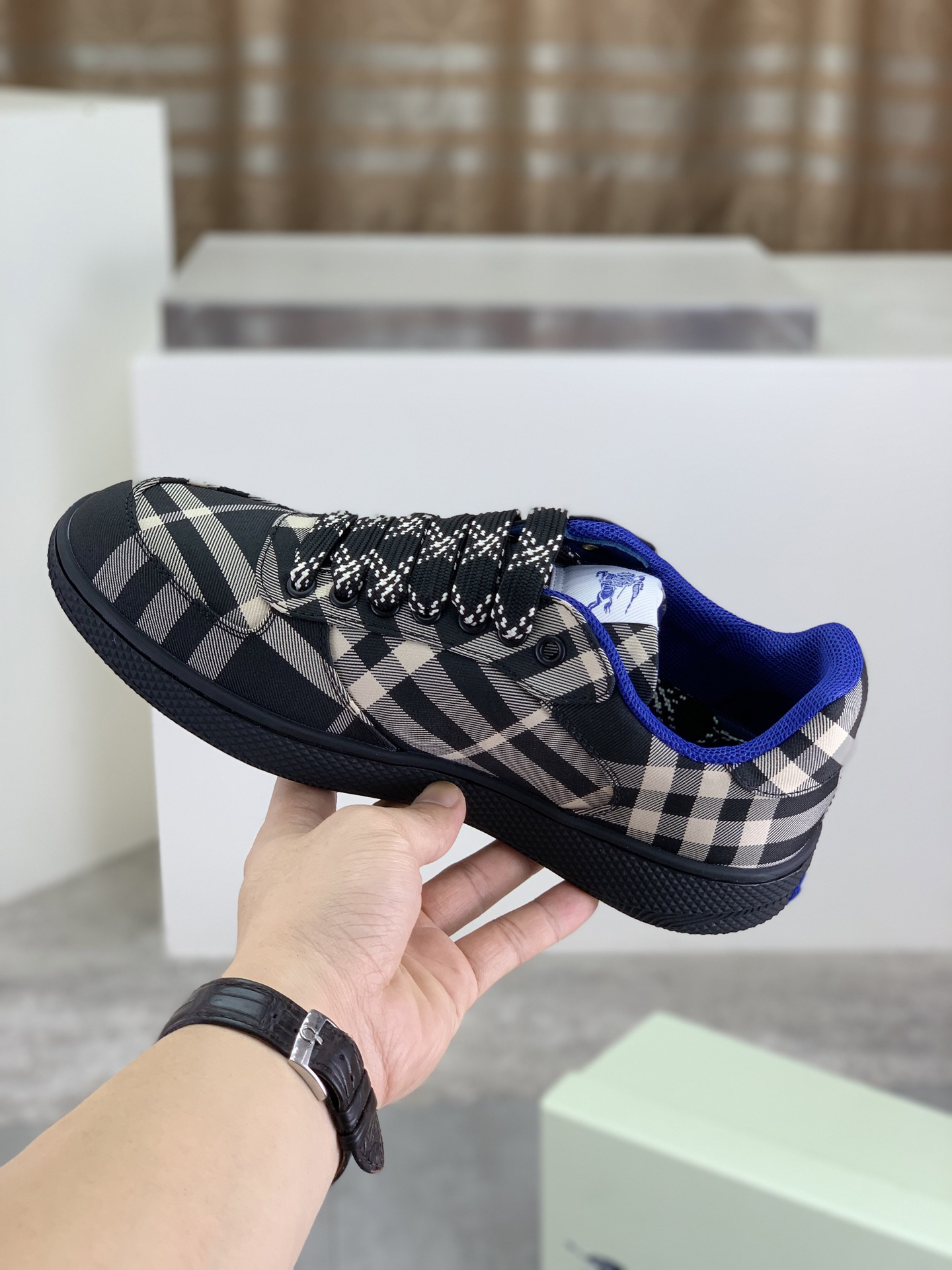 バーバリー「Burberry」バーバリー テラス スニーカー / レザースニーカー