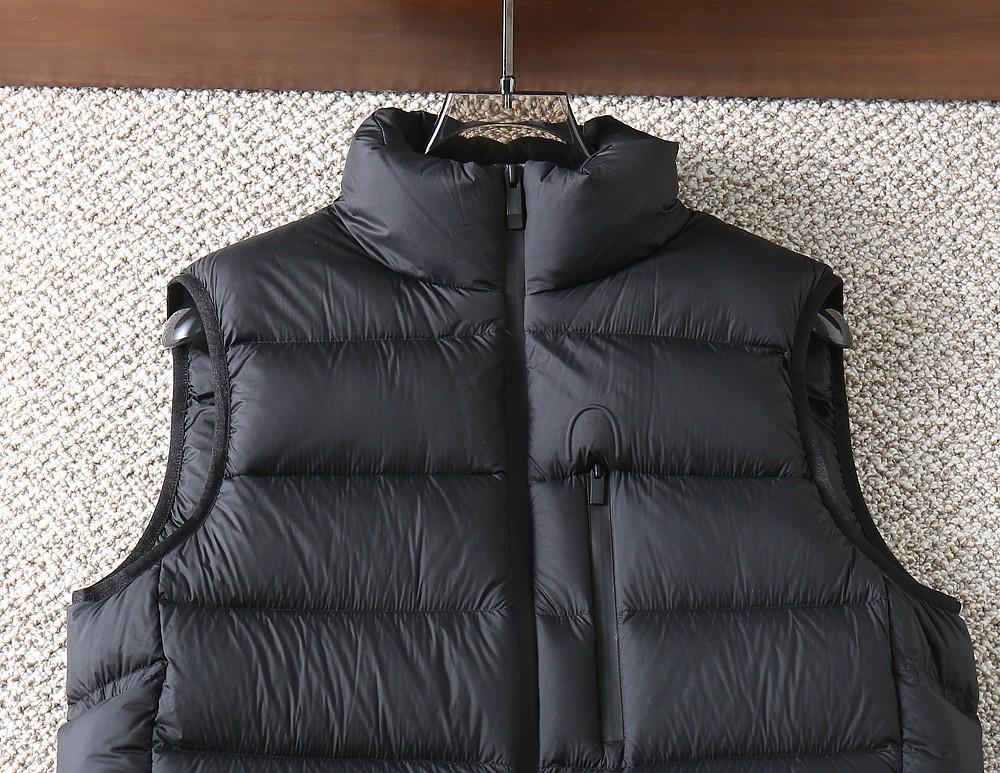 モンクレール「Moncler」秋冬 ダウンベストアウター