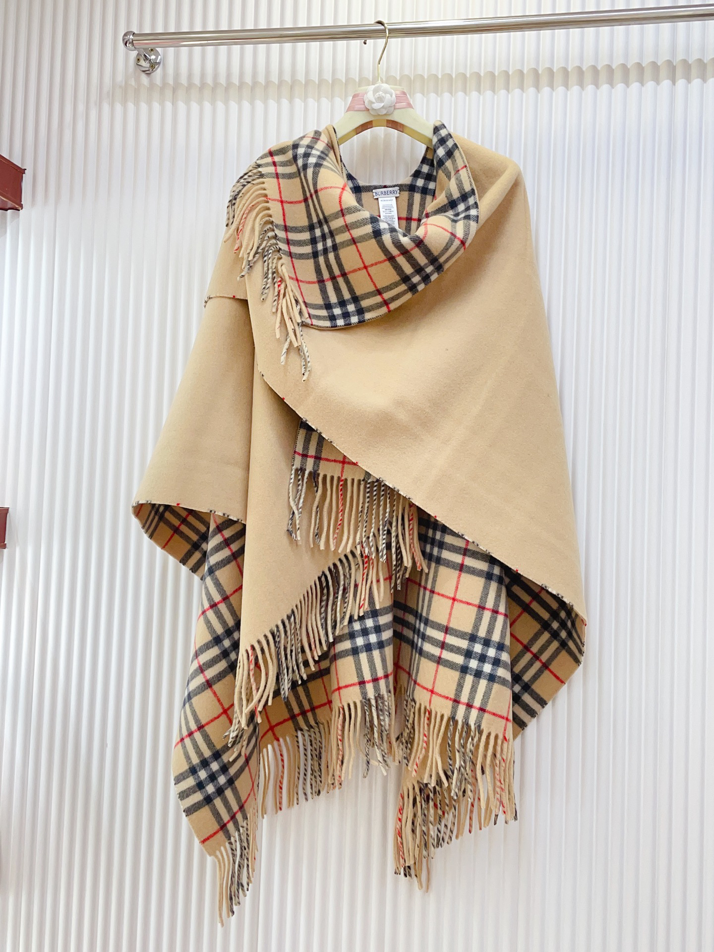 バーバリー「Burberry」チェック ウールケープ 140x140cm