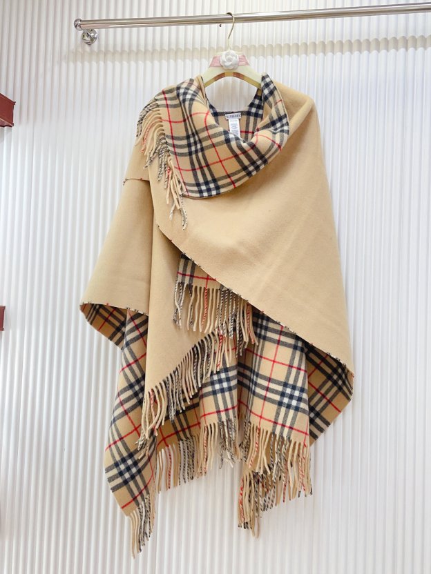 バーバリー「Burberry」チェック ウールケープ 140x140cm