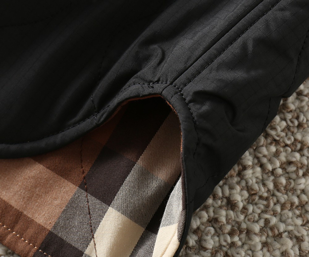 バーバリー「Burberry」秋冬 リバーシブルキルティングジャケット