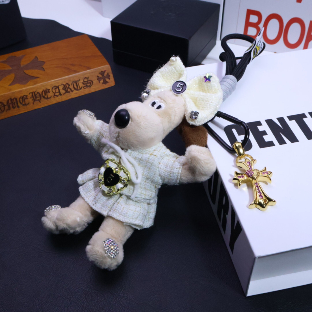 クロムハーツ「Chrome Hearts」バッグチャーム - すべてのトレンドバッグに合わせて、クールでキュートなスタイルを