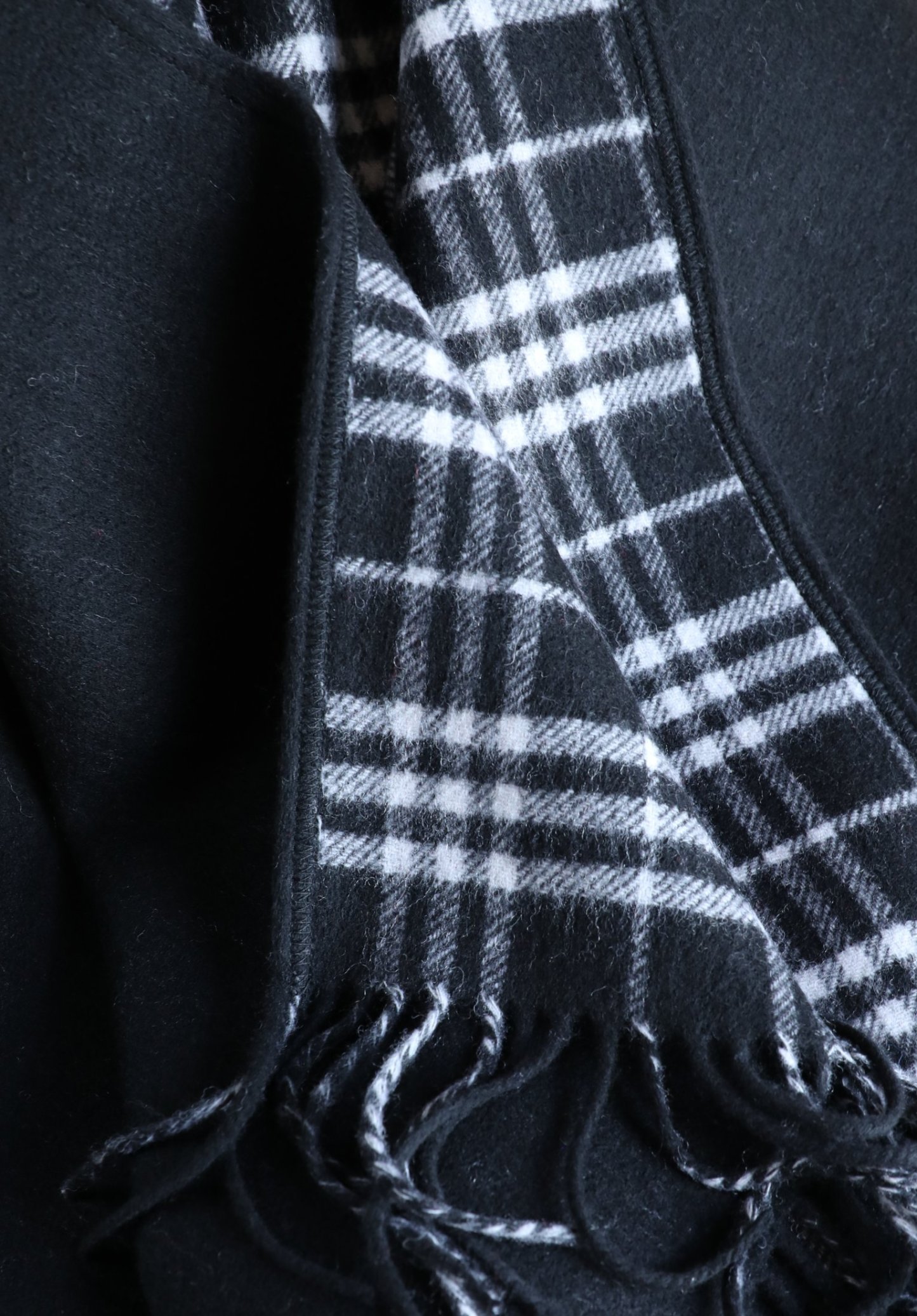 バーバリー「Burberry」リバーシブル チェック ウール ケープ 140x140cm