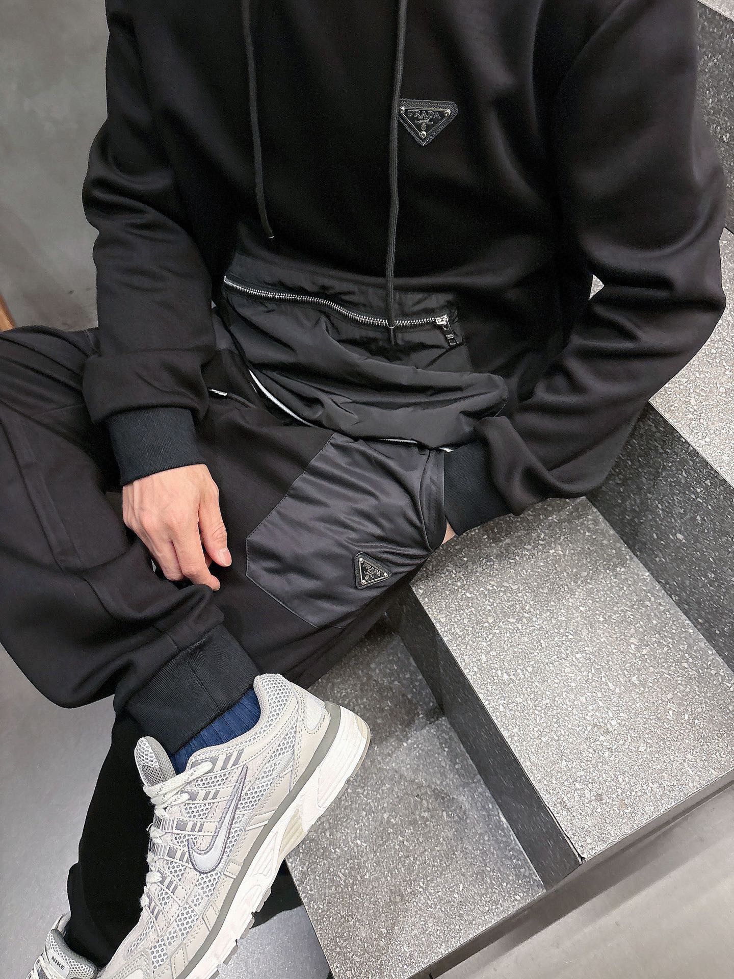 プラダ「Prada」秋冬 メンズ  カジュアルスポーツセット