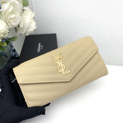 サンローラン「Saint Laurent」カサンドラ マトラッセ ラージ フラップウォレット（グレイン・ド・プードル エンボスレザー）