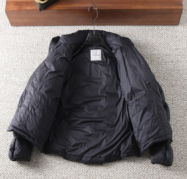 モンクレール「Moncler」秋冬 ダウンジャケット