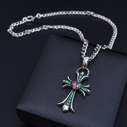 クロムハーツ「Chrome Hearts」のクラシックネックレス - 日常に上品なアクセントを添えるユニセックスモデル