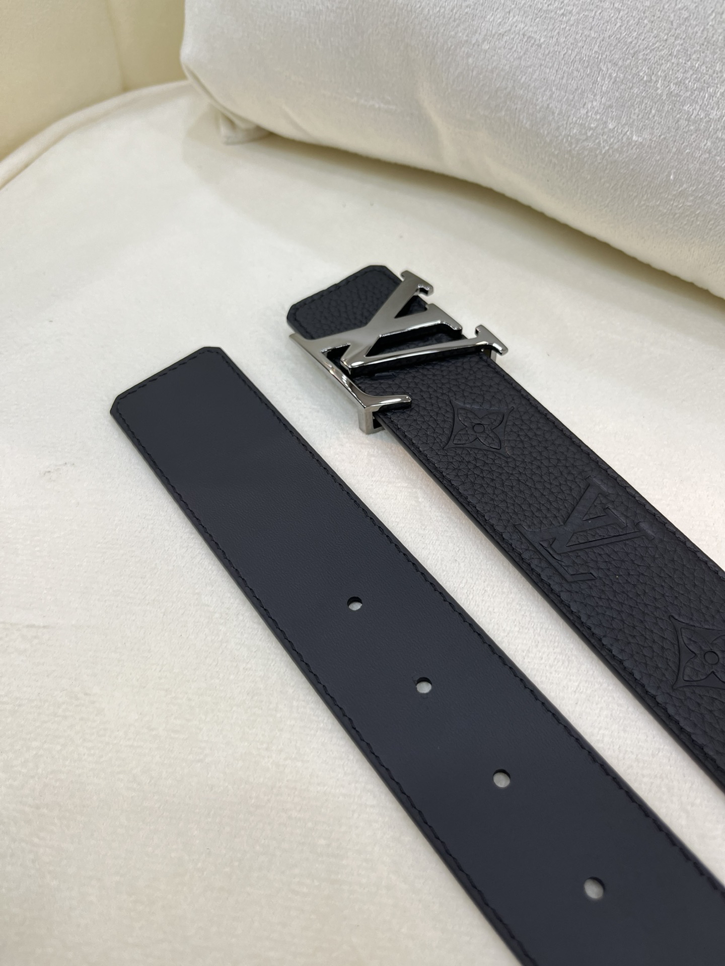 ルイ・ヴィトン ファッションアイテム 4.0cm 本革 ダイナミックデザインベルト