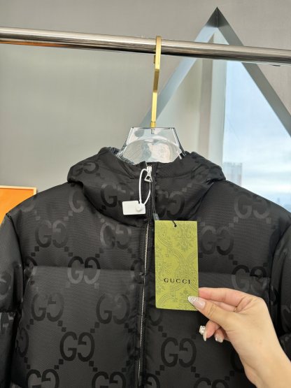 グッチ「Gucci」秋冬フード付きダウンジャケット