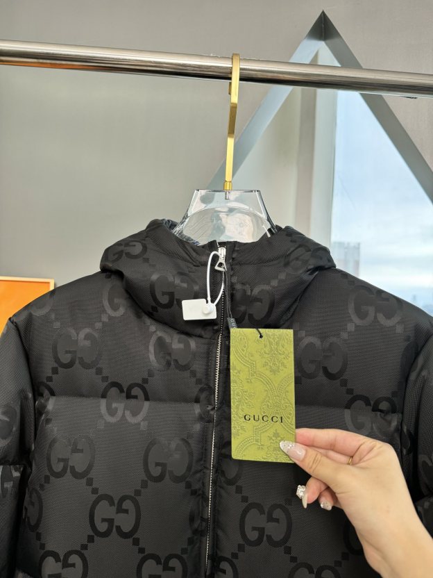 グッチ「Gucci」秋冬フード付きダウンジャケット